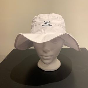 Cobra bucket hat